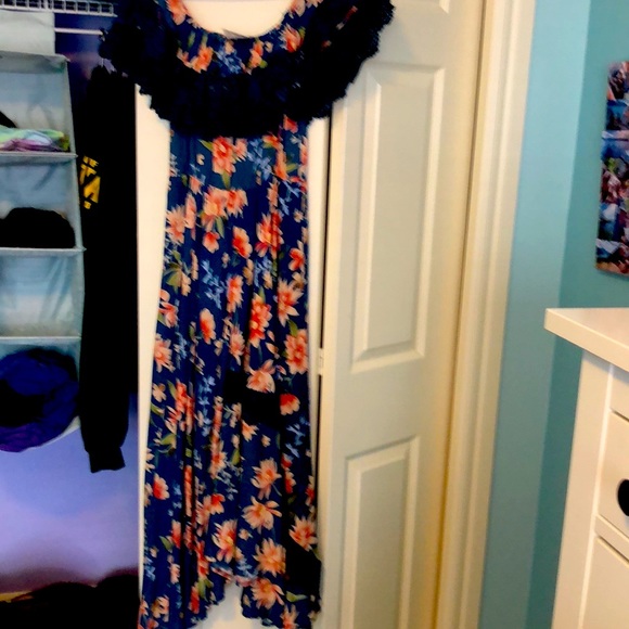 One of a kind floral fun dress - Picture 1 of 2